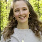 Studentin bietet Nachhilfeunterricht in den Fächern Mathematik, Englisch und Psychologie für Kinder aller Altersstufen